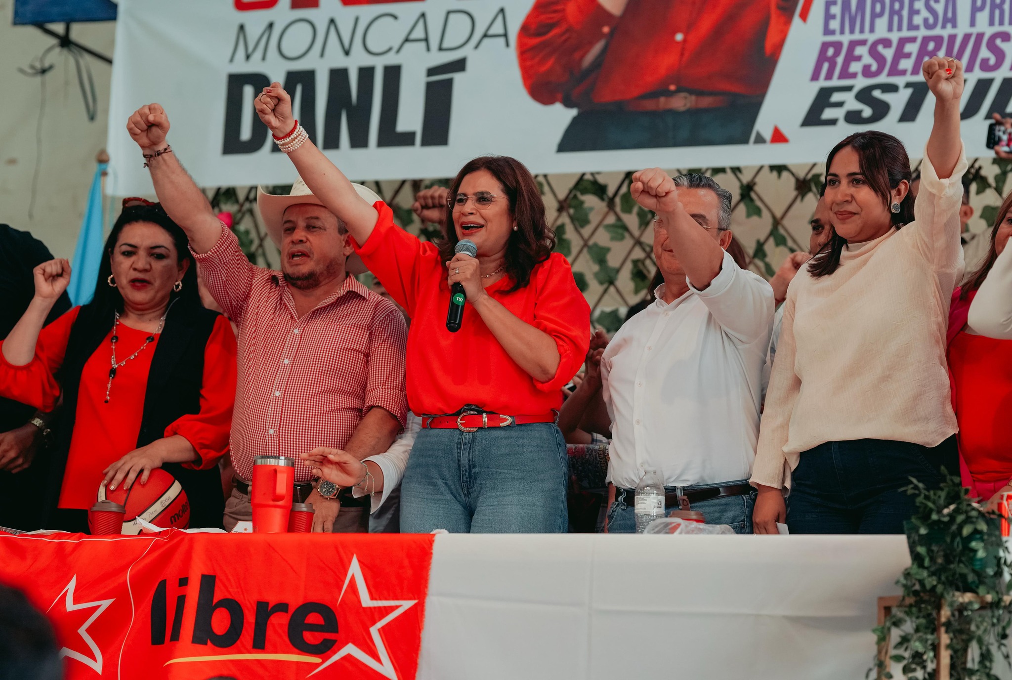 LIBRE boosts pre-election moves with early allegations and challenged polls