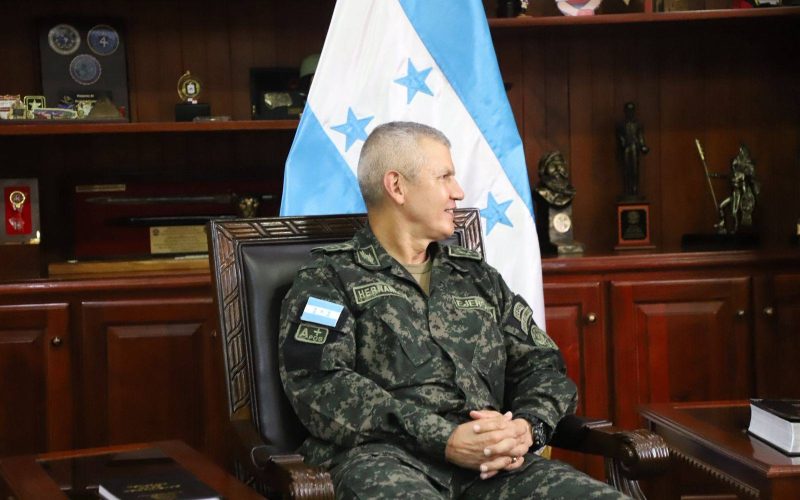 Military Chief Backs LIBRE’s Call for Constituent Assembly